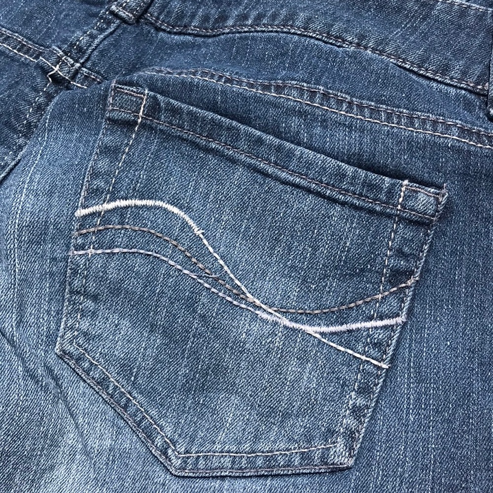 Distressed Jeans - Picture 6 of 6